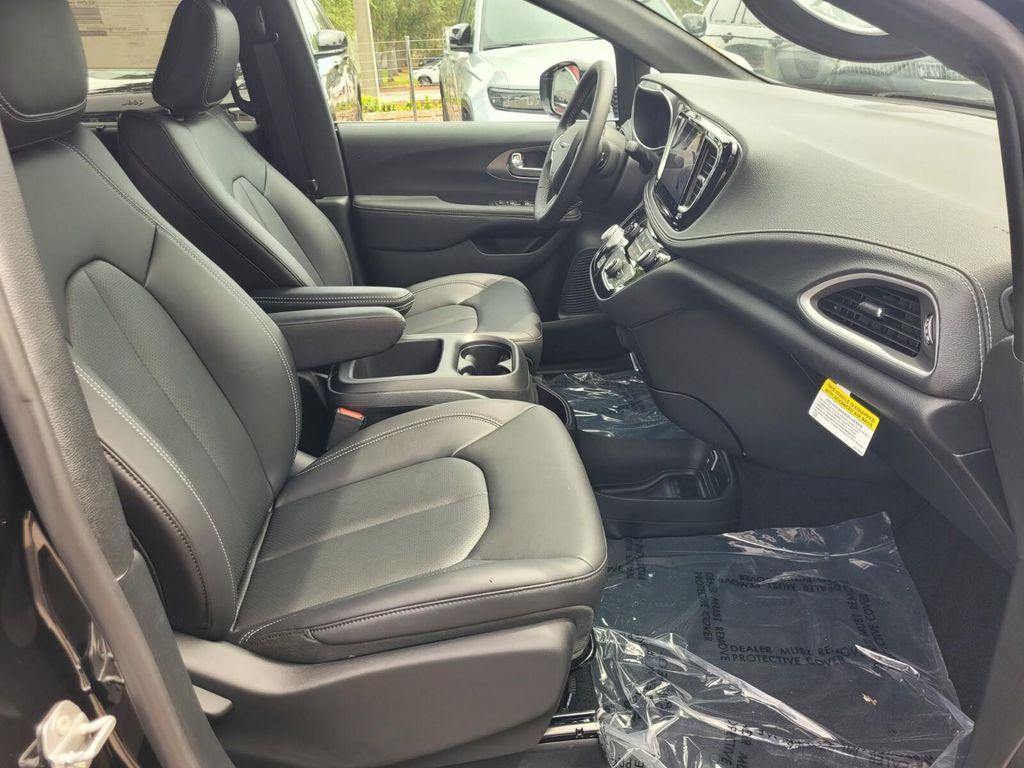 new 2026 Chrysler Pacifica car, priced at $38,081