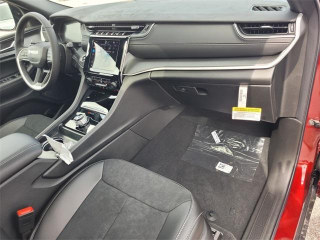 new 2025 Jeep Grand Cherokee car, priced at $42,611