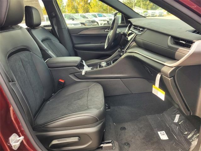 new 2025 Jeep Grand Cherokee car, priced at $42,611