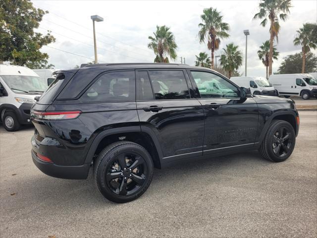 new 2025 Jeep Grand Cherokee car, priced at $43,925