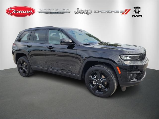 new 2025 Jeep Grand Cherokee car, priced at $43,925