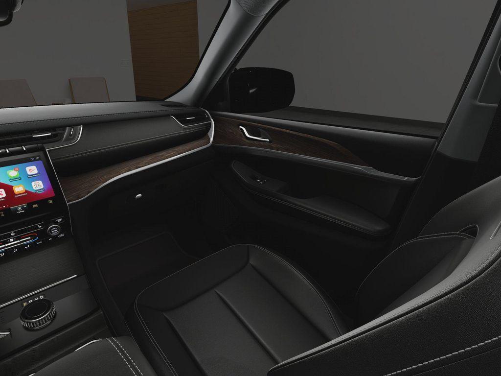 new 2025 Jeep Grand Cherokee car, priced at $40,993