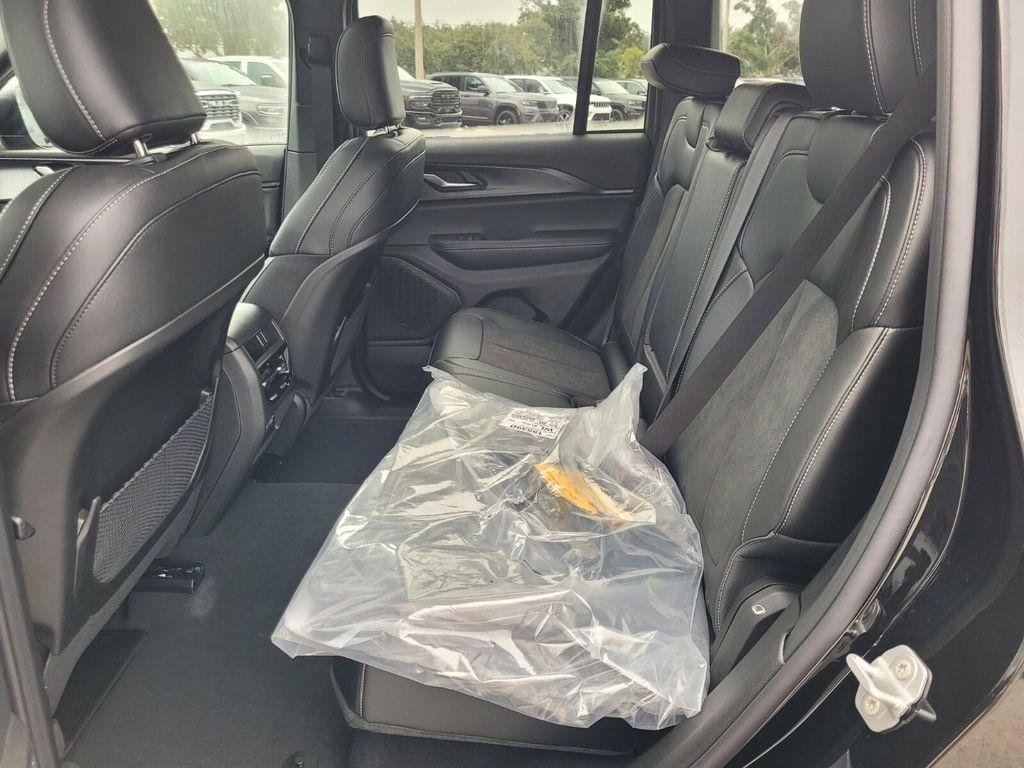 new 2025 Jeep Grand Cherokee car, priced at $41,173