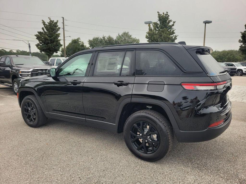 new 2025 Jeep Grand Cherokee car, priced at $41,173