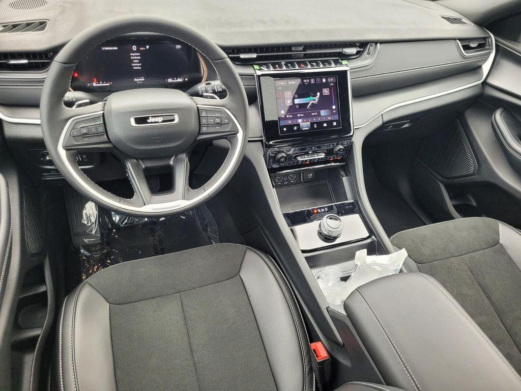 new 2025 Jeep Grand Cherokee car, priced at $41,173
