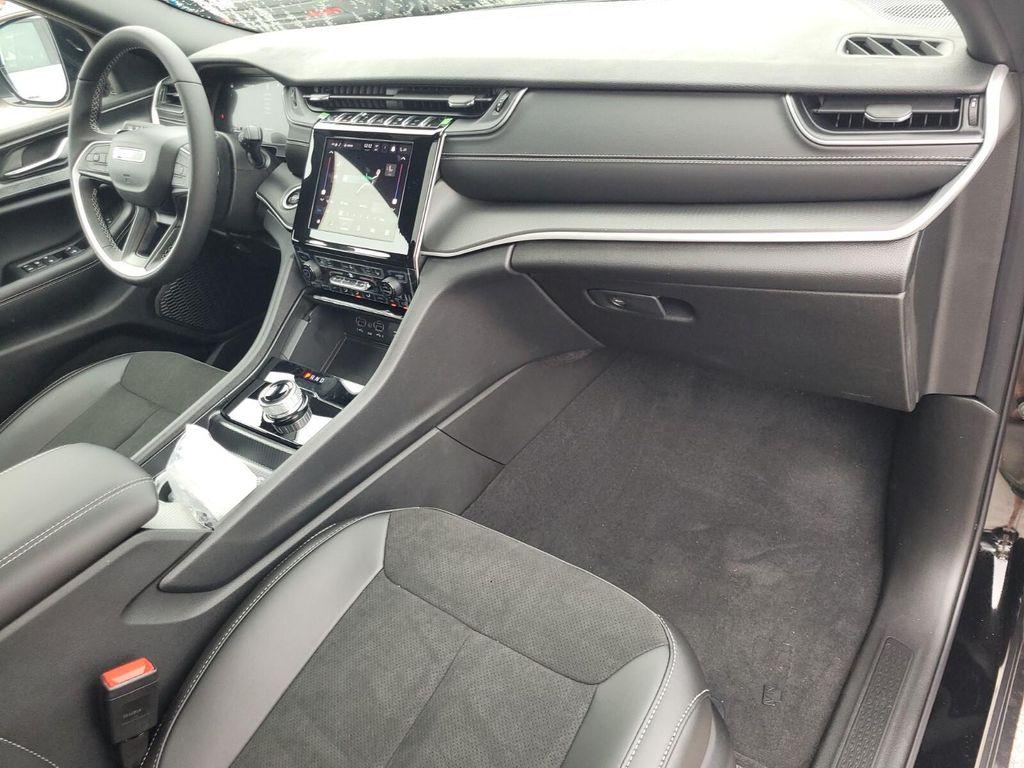 new 2025 Jeep Grand Cherokee car, priced at $41,173