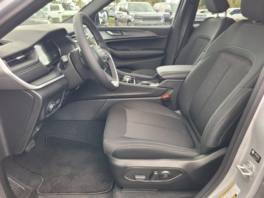 new 2025 Jeep Grand Cherokee car, priced at $36,510