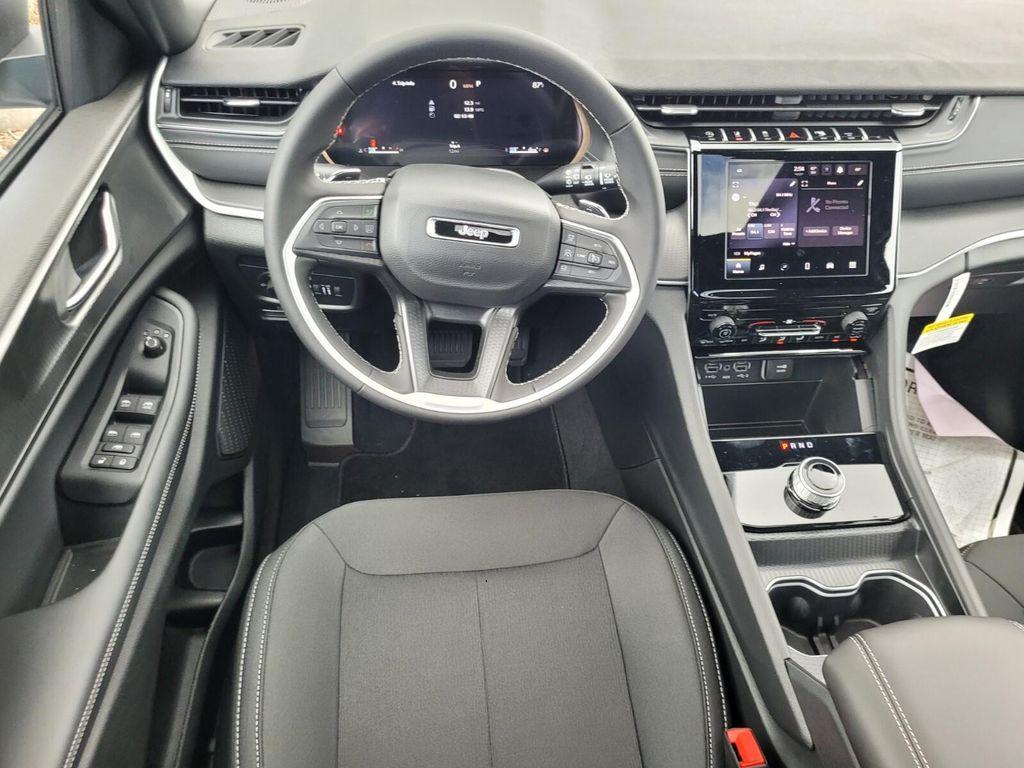 new 2025 Jeep Grand Cherokee car, priced at $36,510