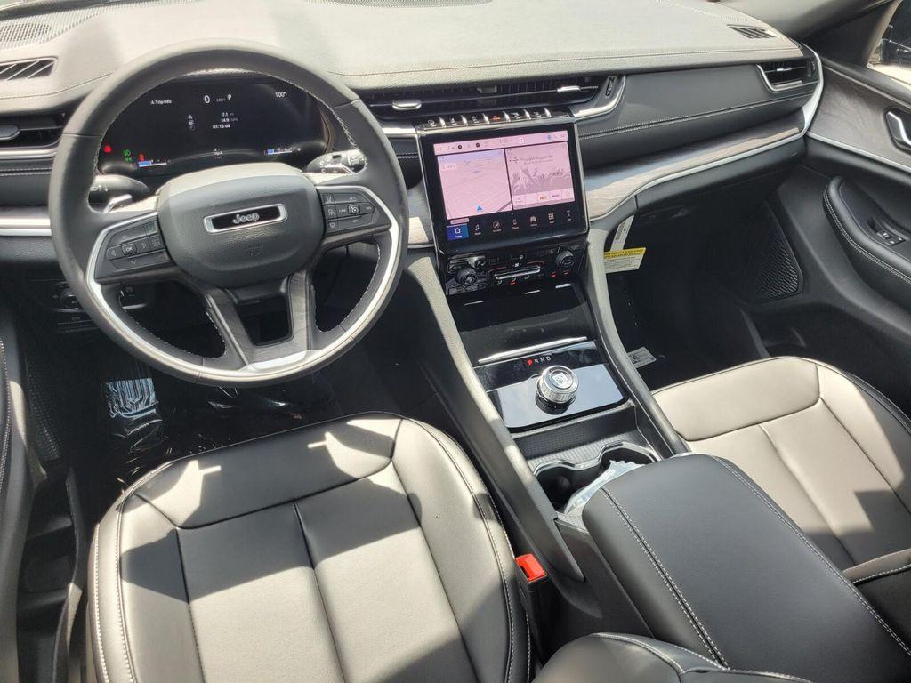 new 2025 Jeep Grand Cherokee car, priced at $42,159