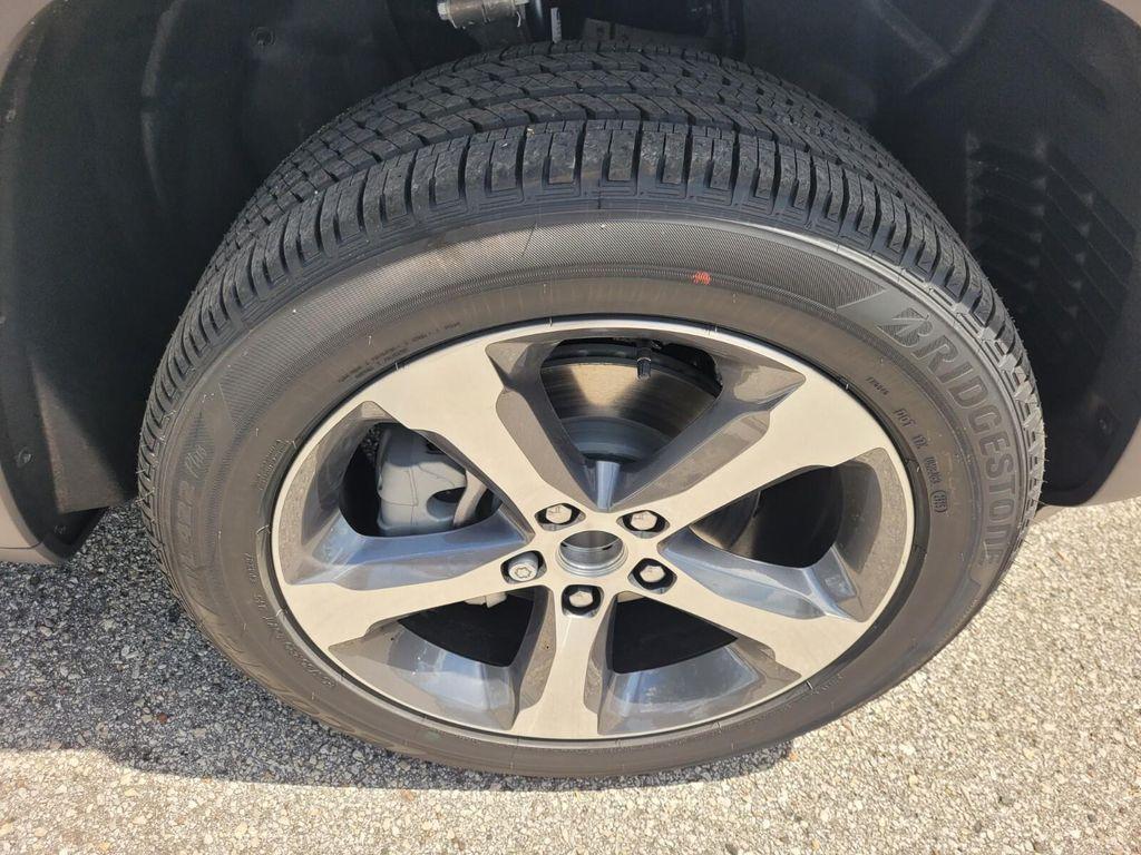 new 2025 Jeep Grand Cherokee car, priced at $42,159