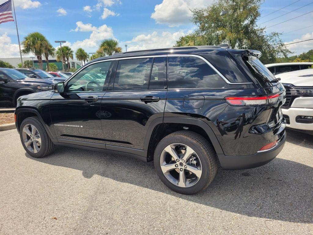 new 2025 Jeep Grand Cherokee car, priced at $42,159