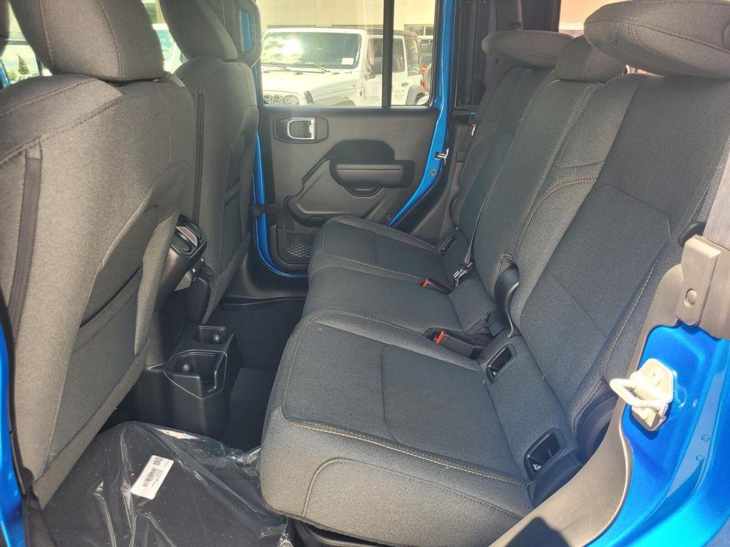 new 2025 Jeep Gladiator car, priced at $43,140