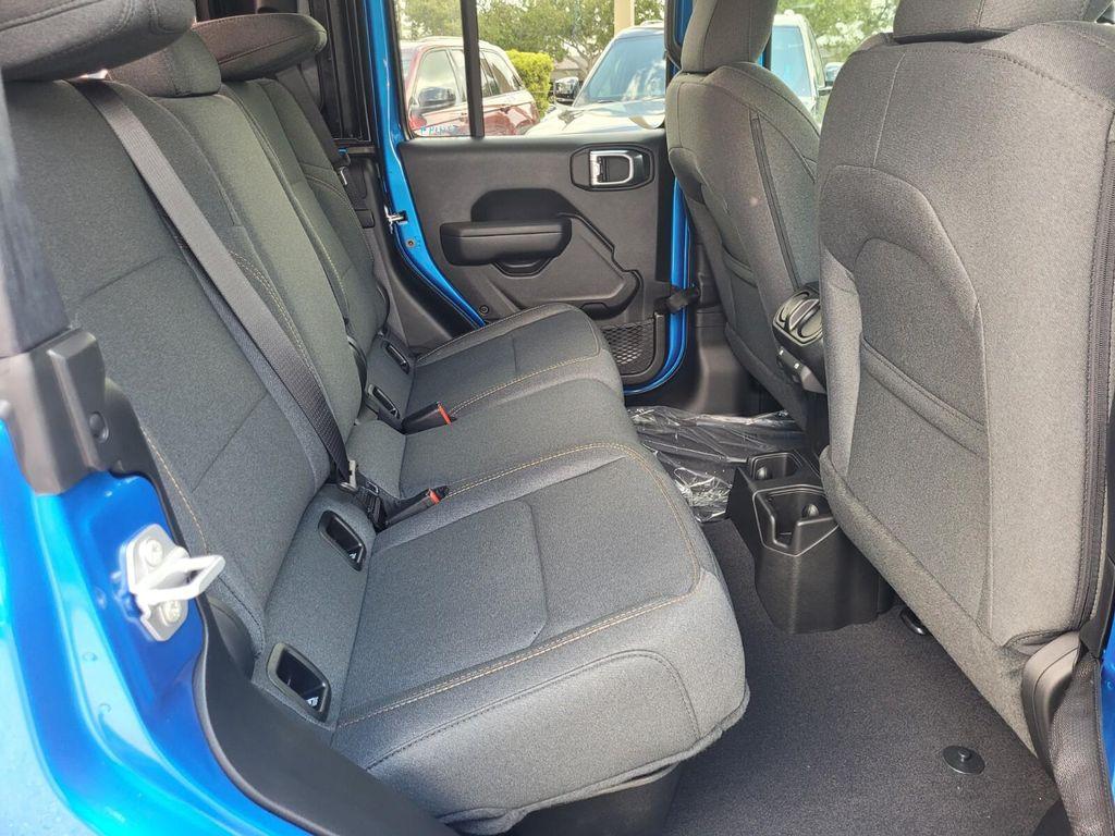 new 2025 Jeep Gladiator car, priced at $43,140