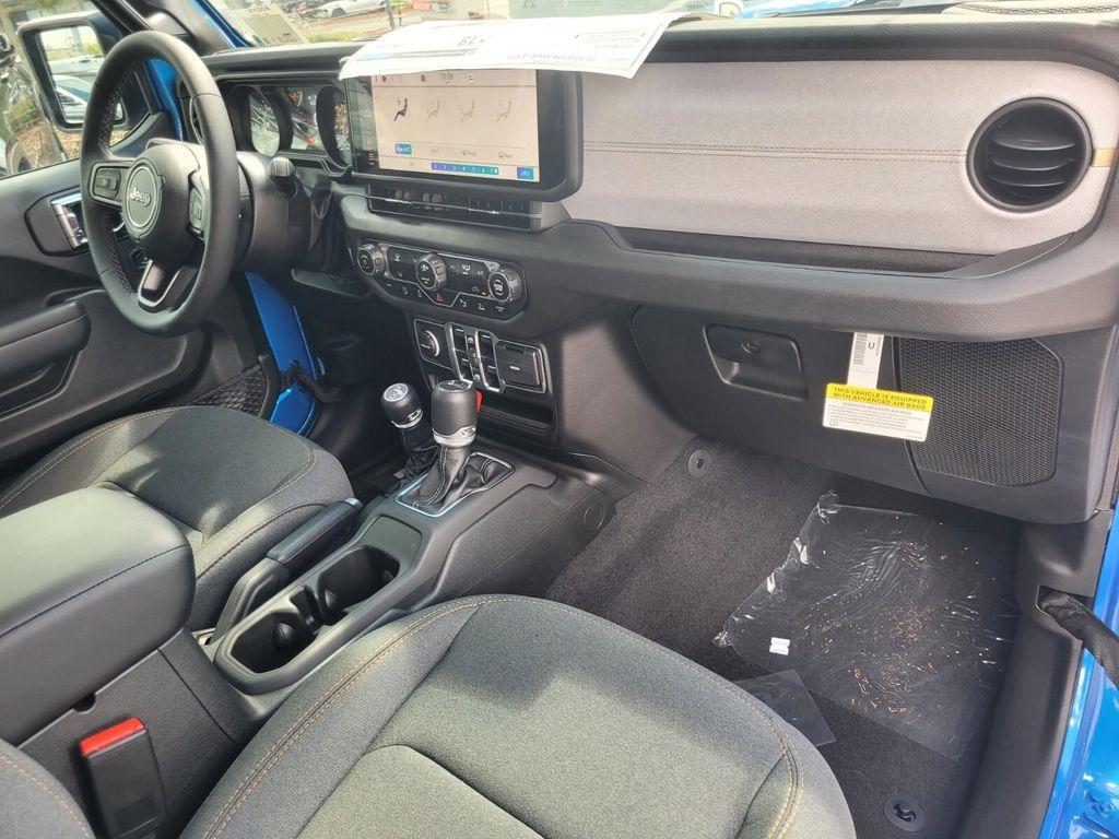 new 2025 Jeep Gladiator car, priced at $43,140