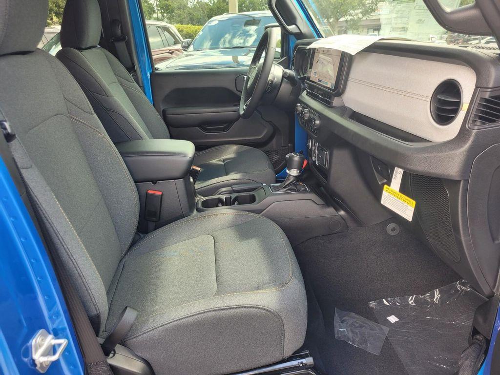 new 2025 Jeep Gladiator car, priced at $43,140