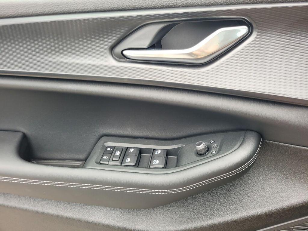 new 2025 Jeep Grand Cherokee L car, priced at $37,282