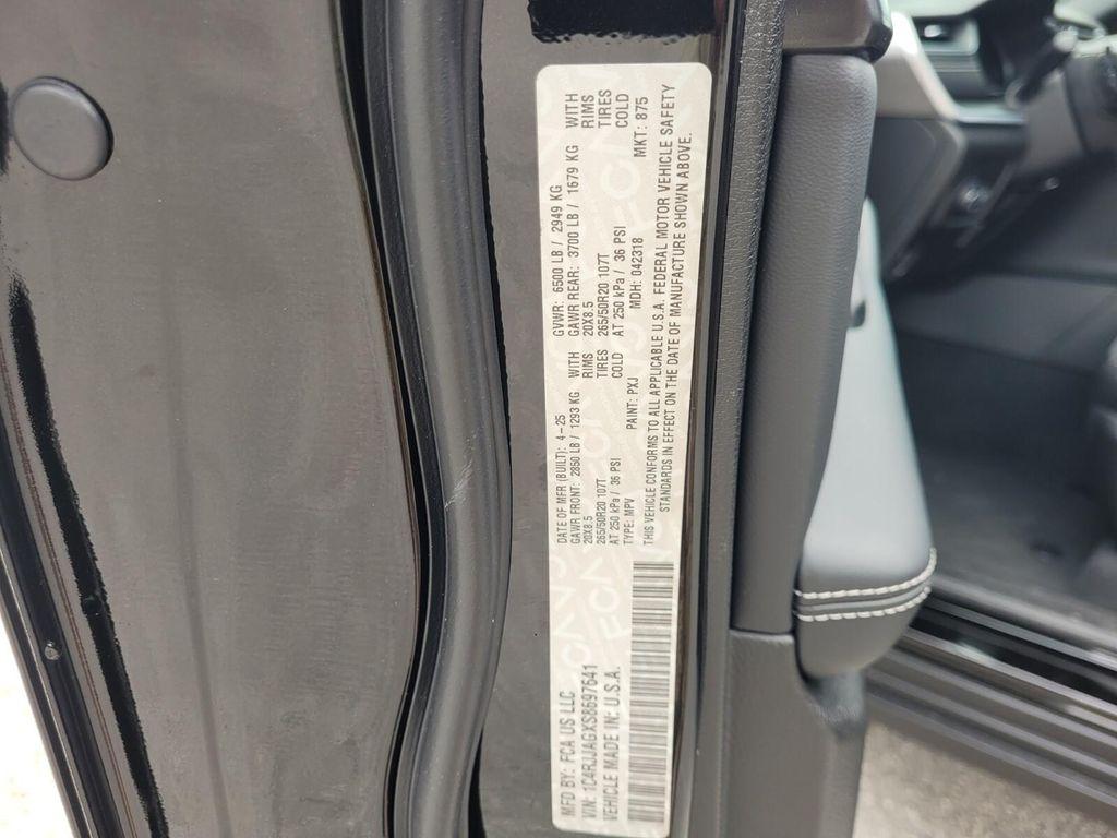 new 2025 Jeep Grand Cherokee L car, priced at $37,282