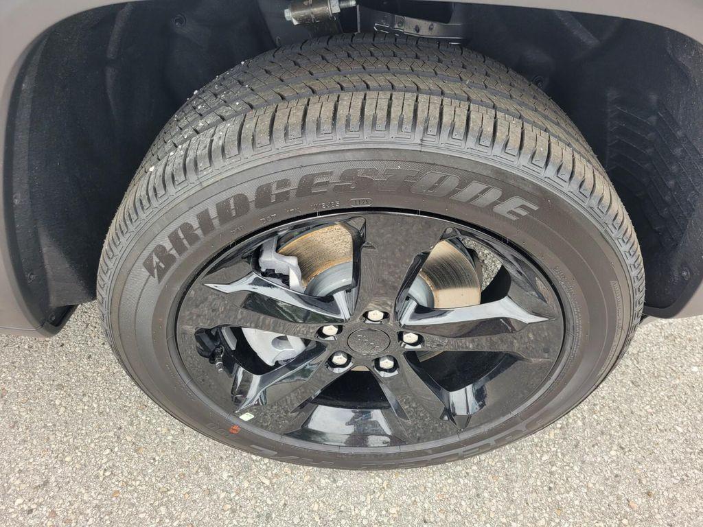 new 2025 Jeep Grand Cherokee L car, priced at $37,282