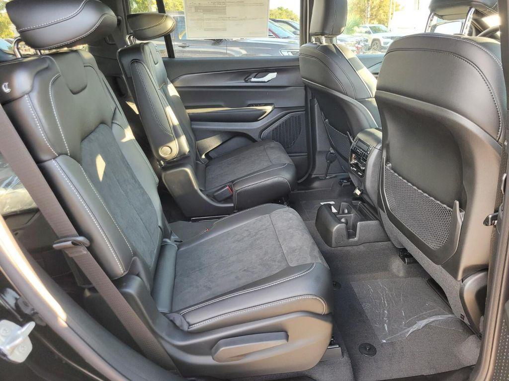 new 2025 Jeep Grand Cherokee L car, priced at $41,808