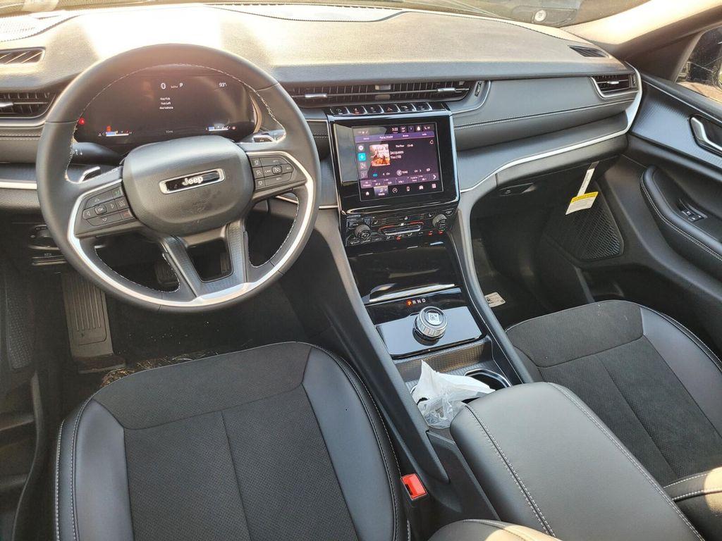 new 2025 Jeep Grand Cherokee L car, priced at $41,808