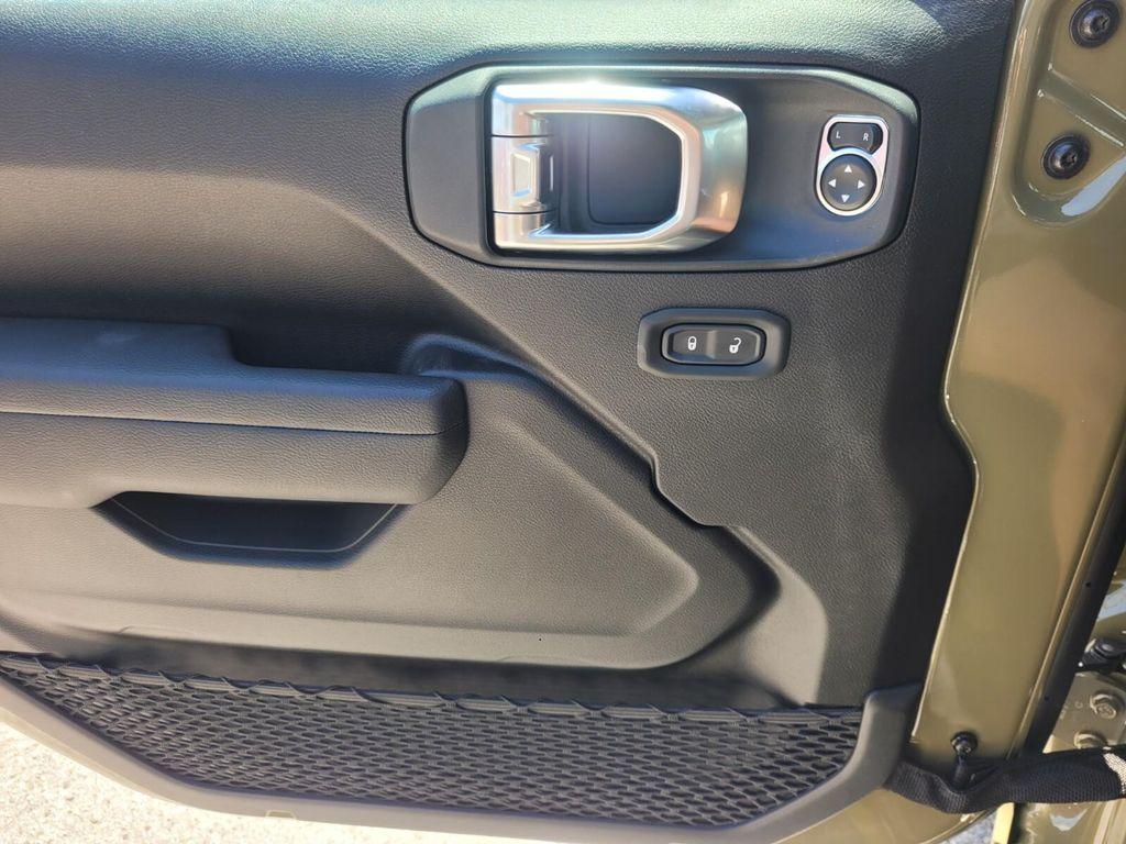 new 2025 Jeep Wrangler car, priced at $40,374