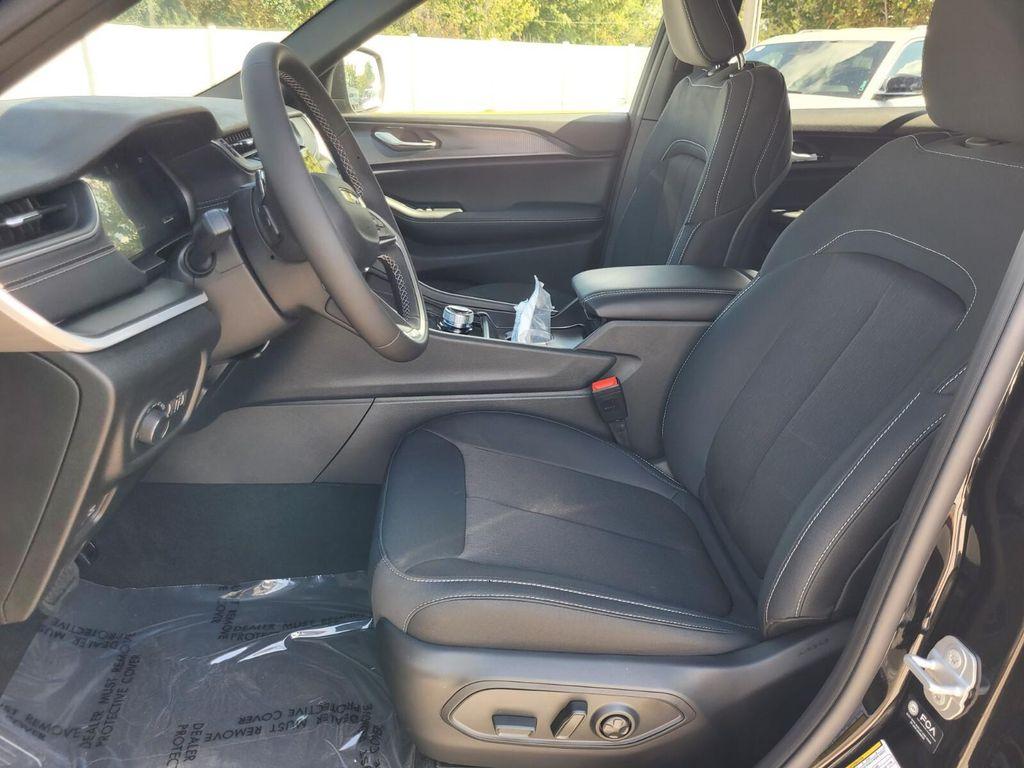 new 2025 Jeep Grand Cherokee L car, priced at $38,361