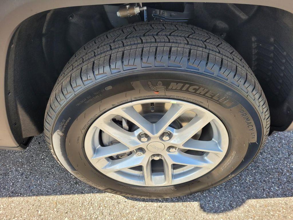 new 2025 Jeep Grand Cherokee L car, priced at $38,361