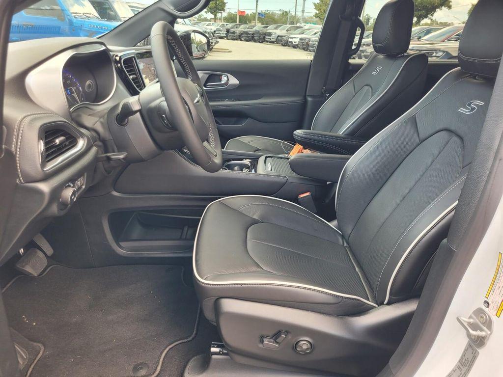 new 2026 Chrysler Pacifica car, priced at $48,473