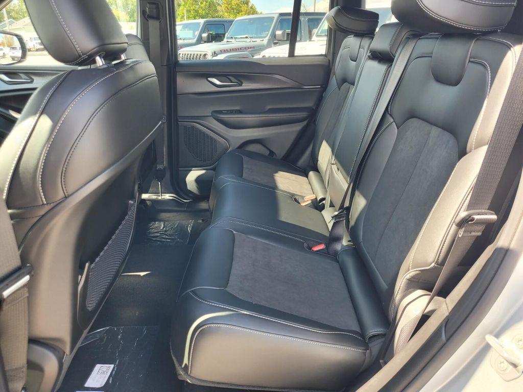 new 2025 Jeep Grand Cherokee car, priced at $42,611