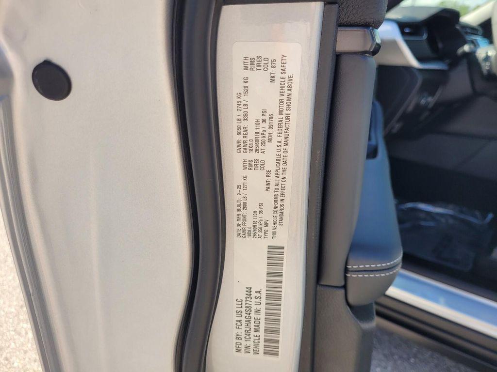 new 2025 Jeep Grand Cherokee car, priced at $42,611