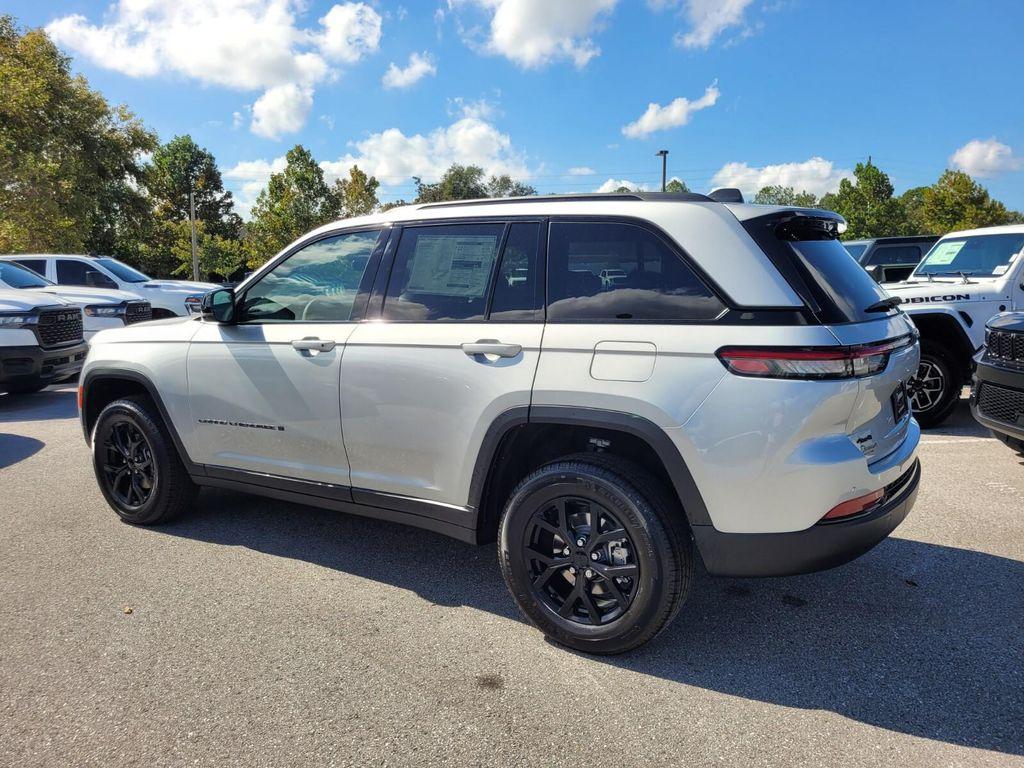 new 2025 Jeep Grand Cherokee car, priced at $42,611