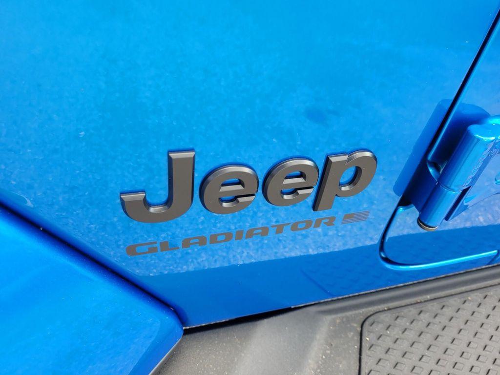 new 2025 Jeep Gladiator car, priced at $43,001