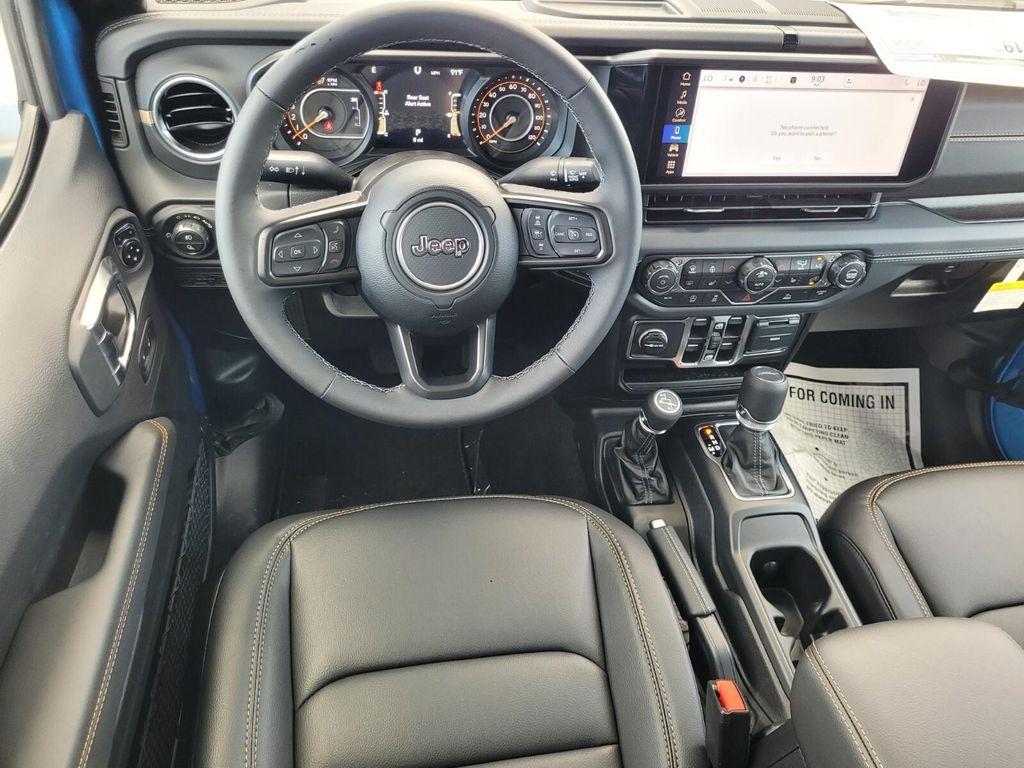 new 2025 Jeep Gladiator car, priced at $43,001