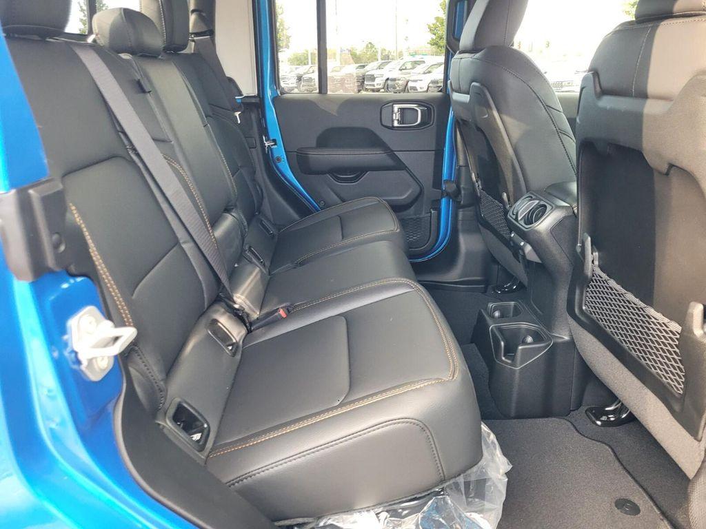 new 2025 Jeep Gladiator car, priced at $43,001