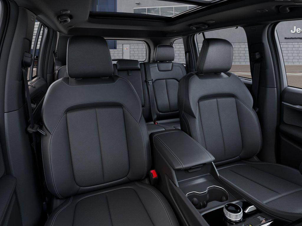 new 2025 Jeep Grand Cherokee car, priced at $47,068