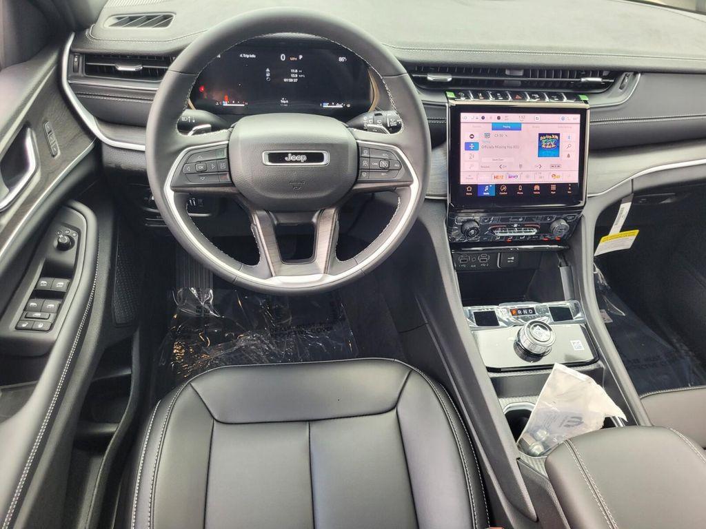 new 2025 Jeep Grand Cherokee car, priced at $42,843