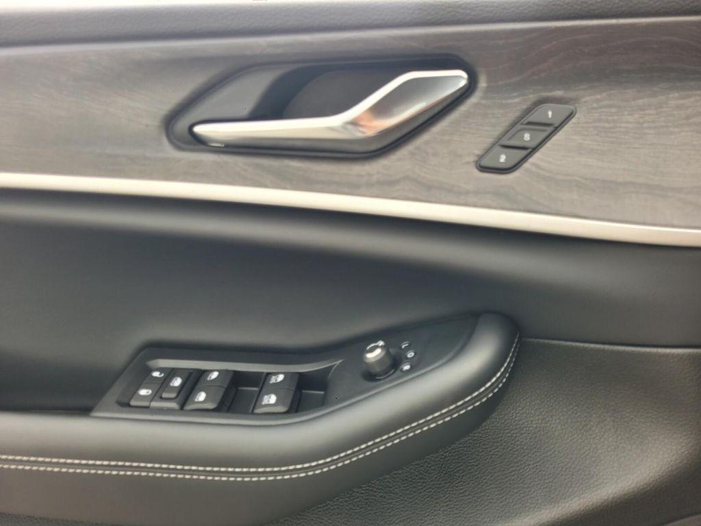 new 2025 Jeep Grand Cherokee car, priced at $42,843