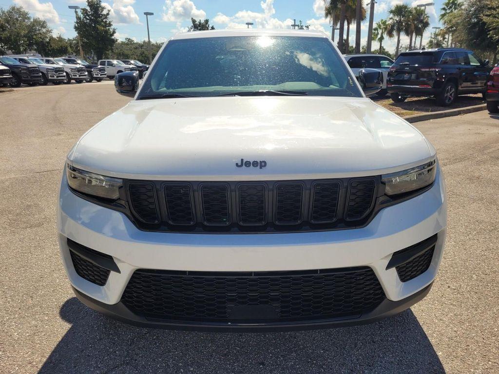 new 2025 Jeep Grand Cherokee car, priced at $38,801