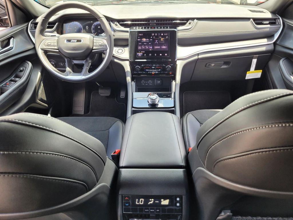 new 2025 Jeep Grand Cherokee L car, priced at $39,022