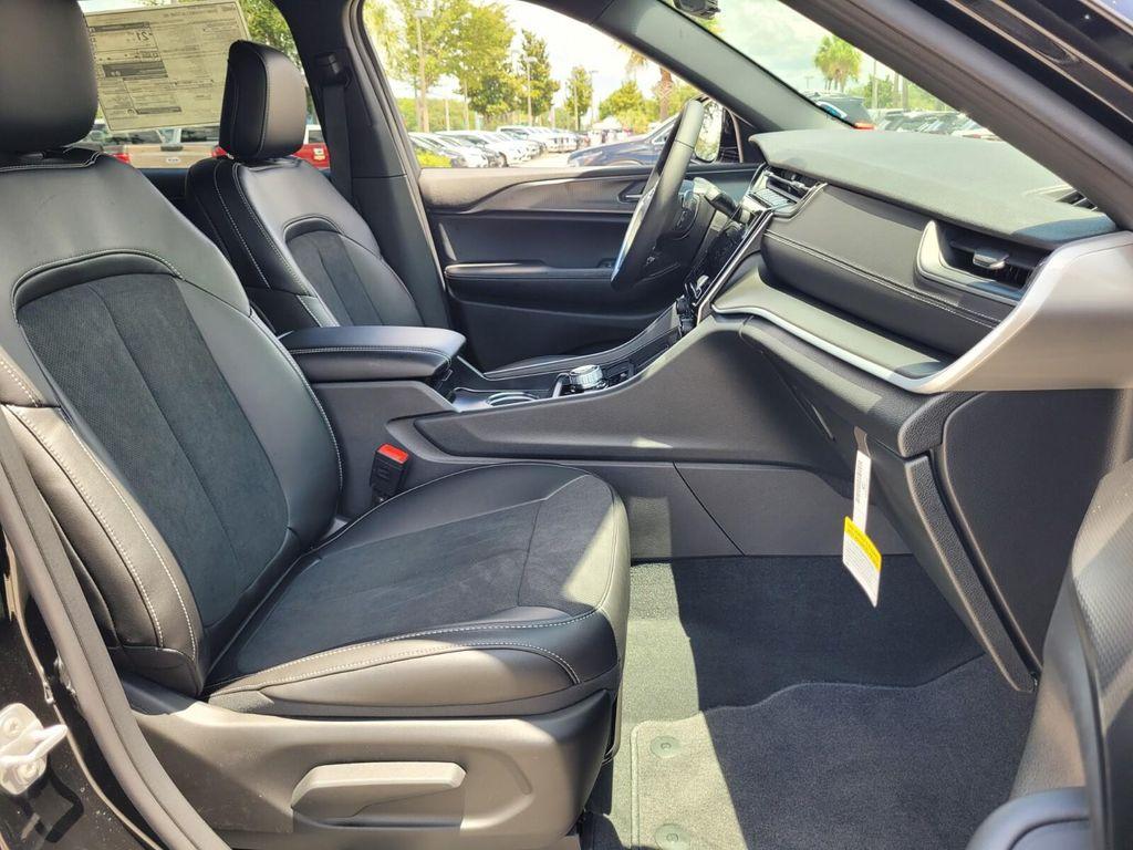 new 2025 Jeep Grand Cherokee L car, priced at $39,022