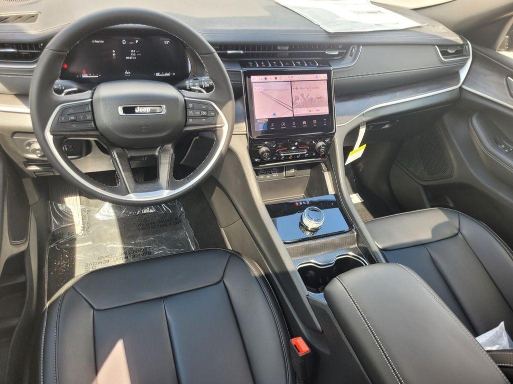 new 2025 Jeep Grand Cherokee car, priced at $44,142