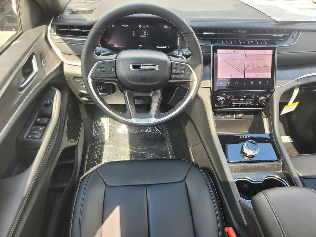 new 2025 Jeep Grand Cherokee car, priced at $44,142