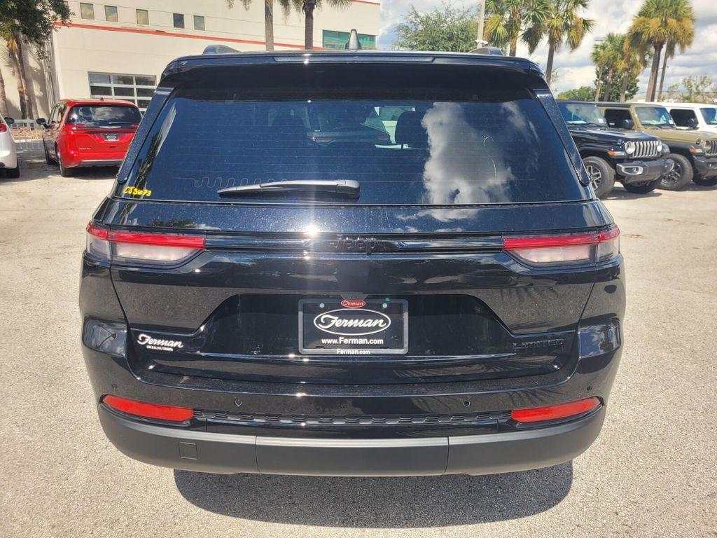 new 2025 Jeep Grand Cherokee car, priced at $44,142