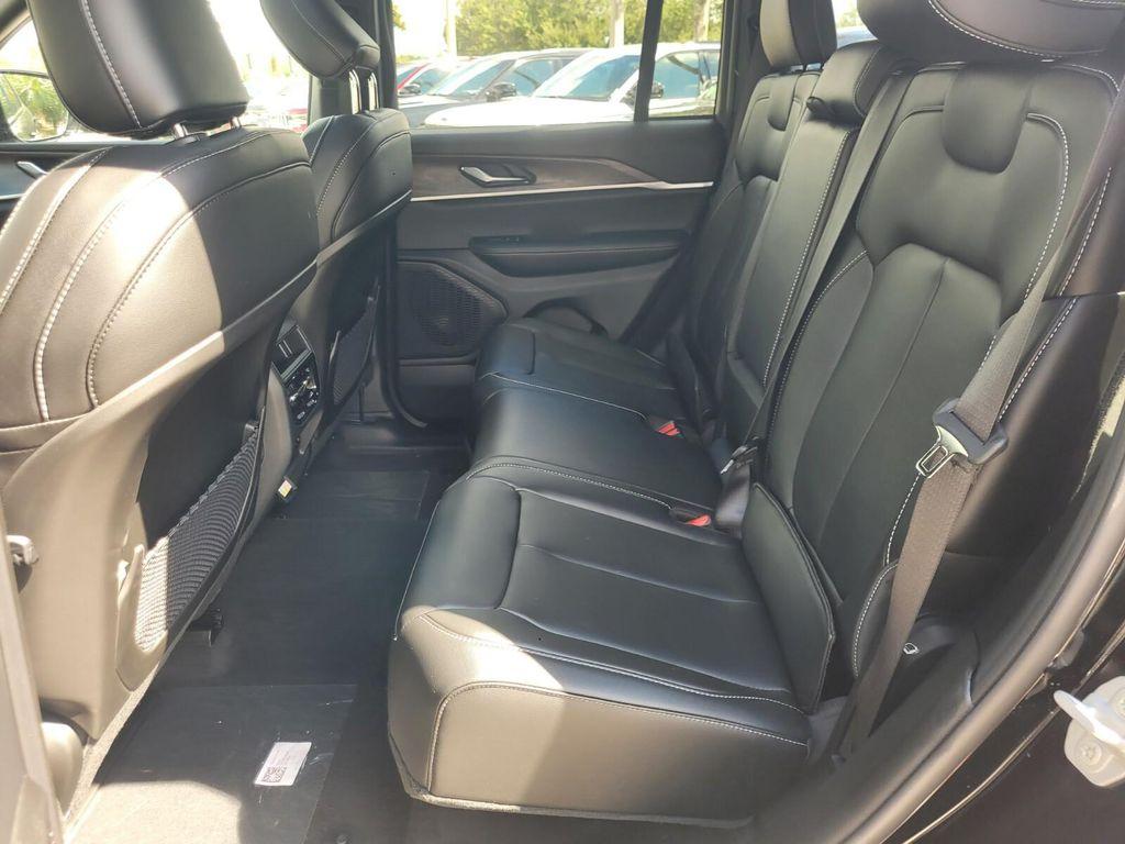 new 2025 Jeep Grand Cherokee car, priced at $44,142