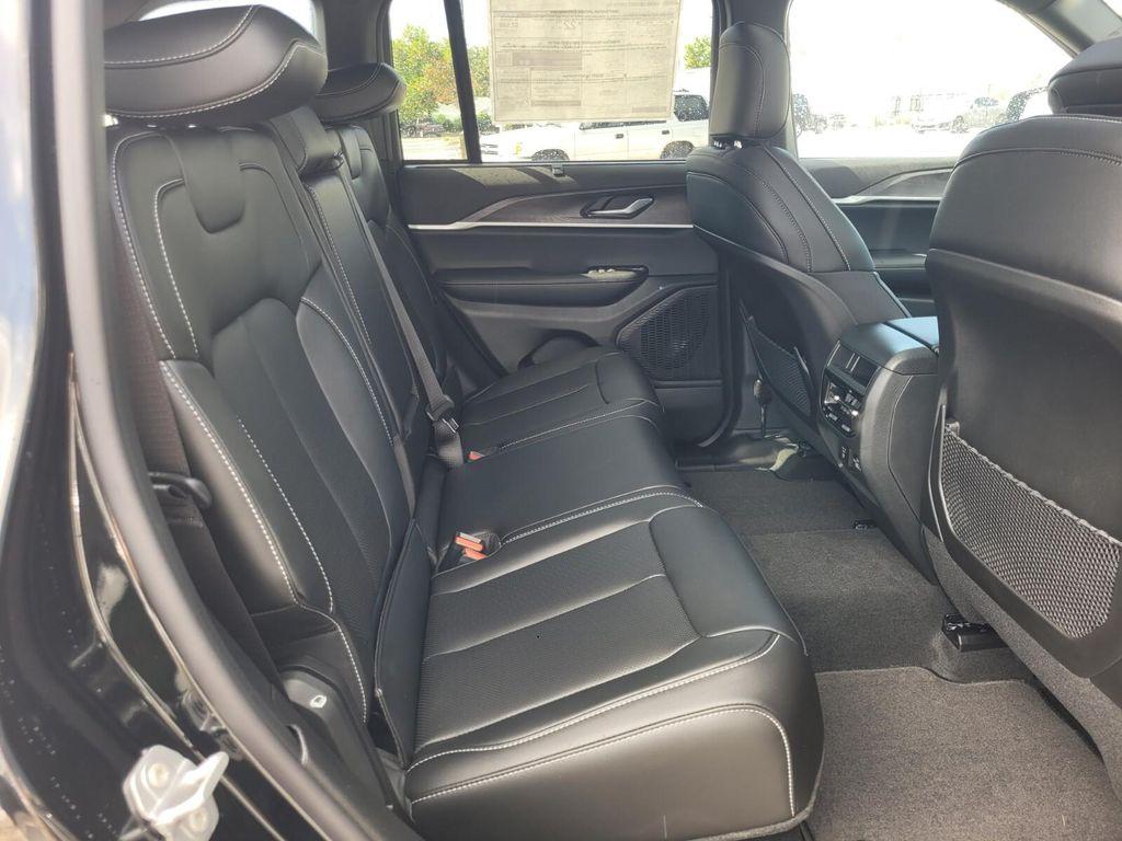 new 2025 Jeep Grand Cherokee car, priced at $46,558