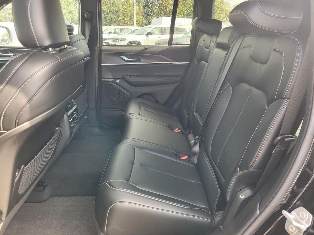 new 2025 Jeep Grand Cherokee car, priced at $46,558