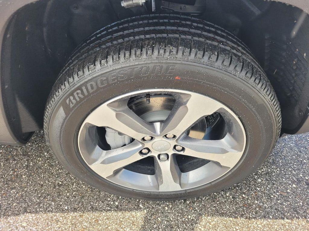 new 2025 Jeep Grand Cherokee car, priced at $46,558