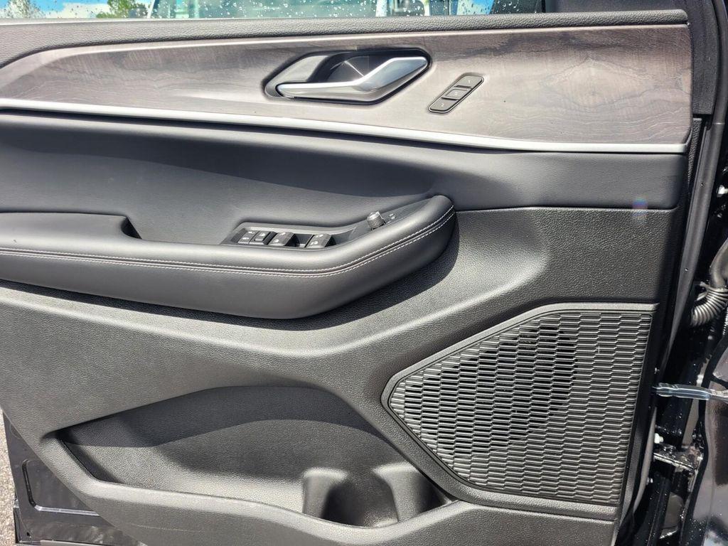 new 2025 Jeep Grand Cherokee car, priced at $46,558