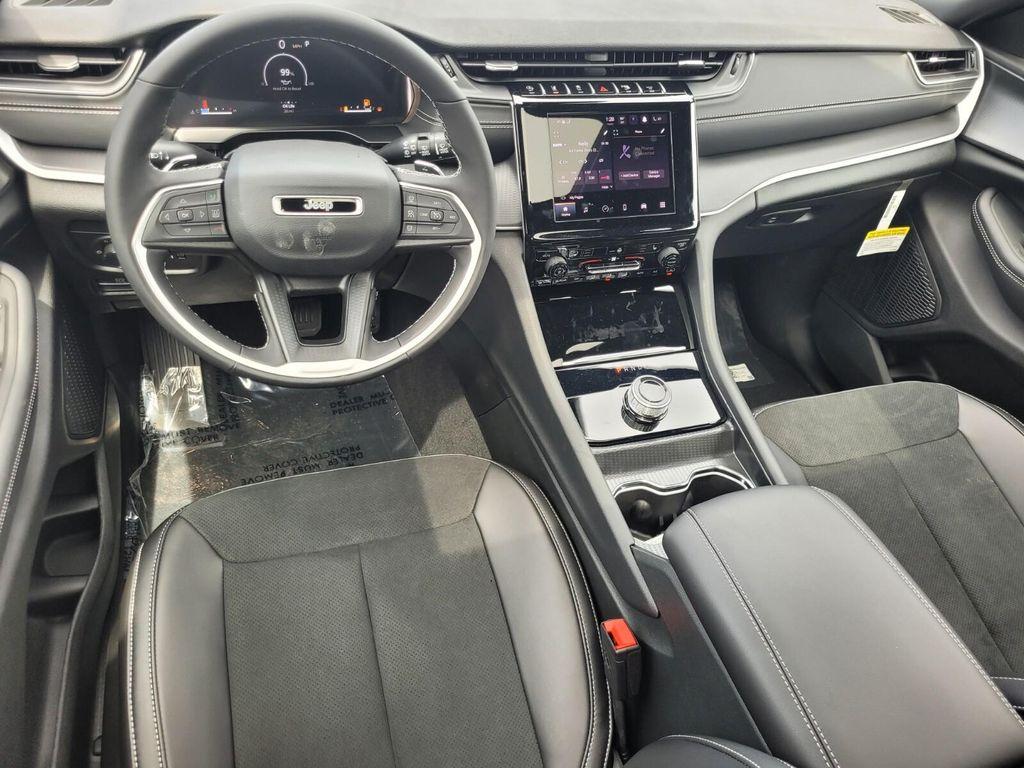 new 2025 Jeep Grand Cherokee L car, priced at $40,923