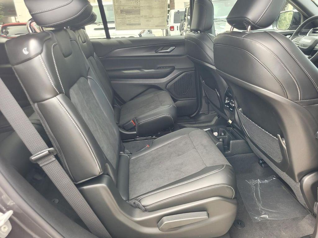 new 2025 Jeep Grand Cherokee L car, priced at $40,923